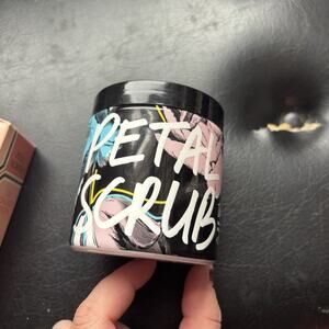 Victoria's Secret BOMBSHELL WILD FLOWER Petal Scrub Smoothing Body Polish 10oz